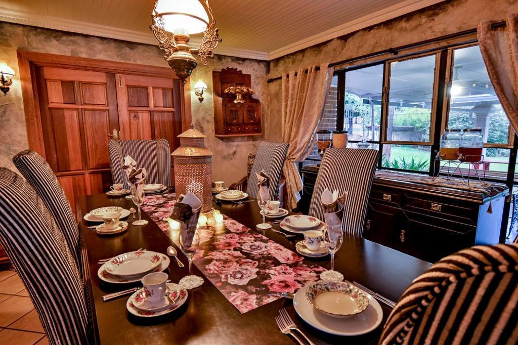 Iszis Guest House Bloemfontein Exteriör bild