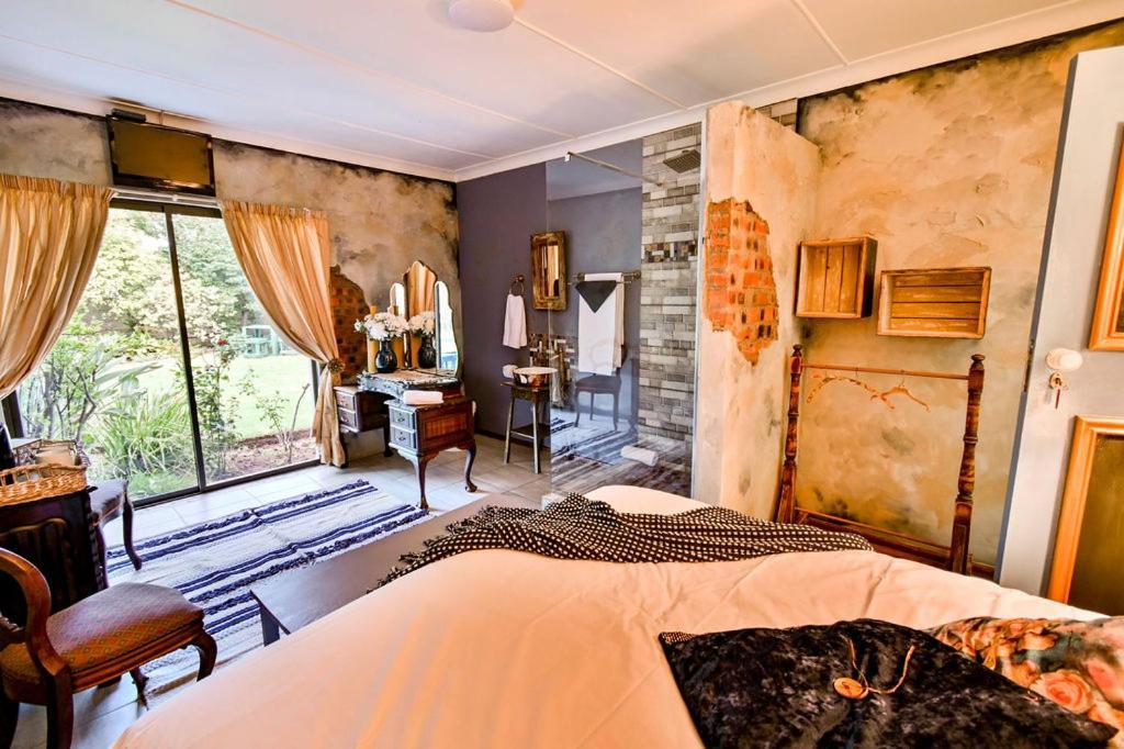 Iszis Guest House Bloemfontein Exteriör bild