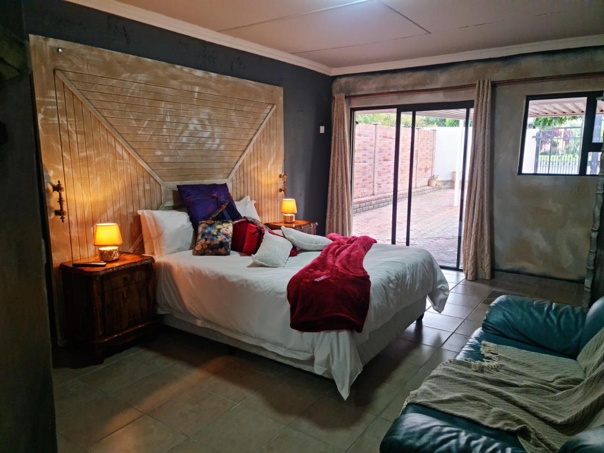 Iszis Guest House Bloemfontein Exteriör bild
